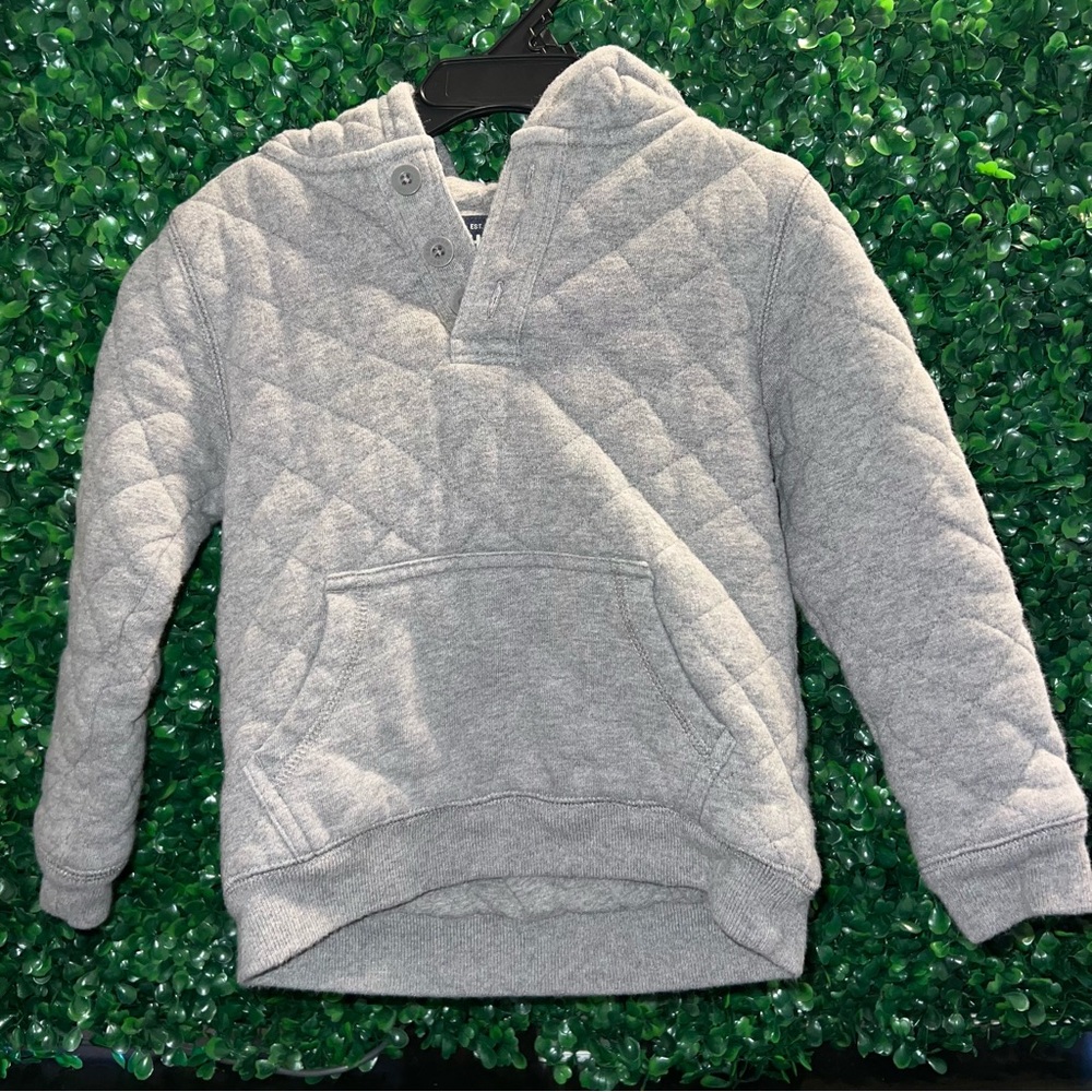 Oshkosh B'gosh thick pull over hoodie in excellent condition
